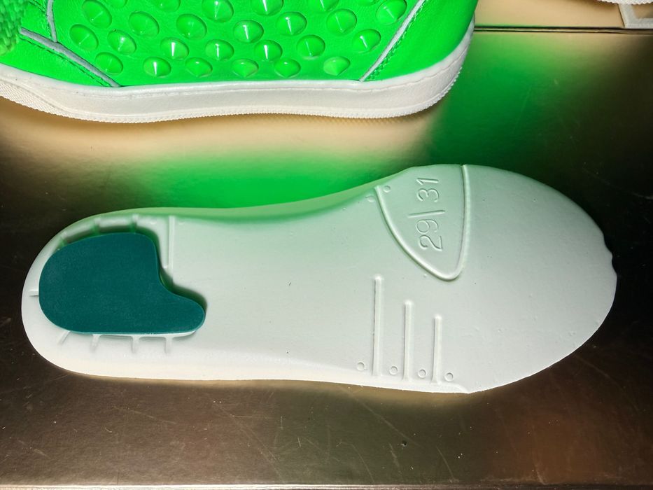 Кросівки для дівчинки НОВІ