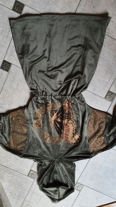 Tatu sukienka welurowa khaki zdobiona motyle ściągacz tunika S M