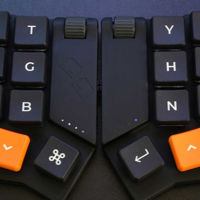 Бездротова низькопрофільна спліт клавіатура Hallie на Kailh Choc