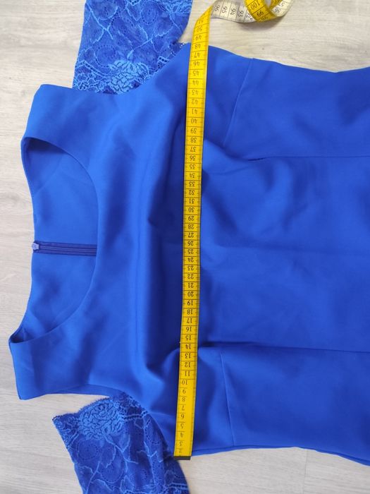 Elegancka i stylowa chabrowa sukienka 42
