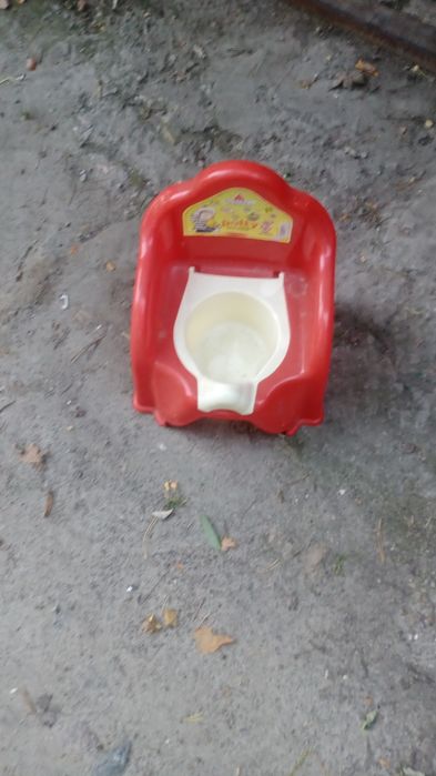 Горшок детский .бу