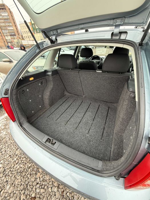 Продам Skoda Fabia 2005 рік можлива розстрочка,кредит,обмін!