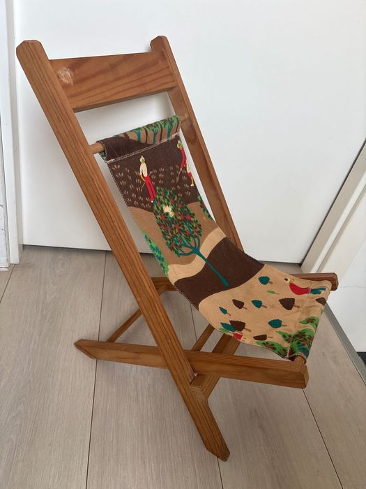 Cadeirinha artesanal articulada , para bonecas