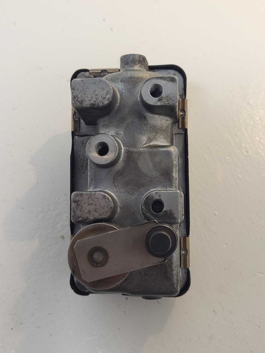 O atuador eletrônico de turbocompressor Garrett Mercedes 280 320 CDI