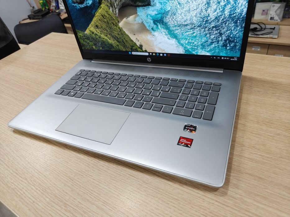 HP Laptop 17-cp0280ng - Ryzen 7 16 ядер/16GB/512GB/17.3″ Full HD IPS/Гарантія