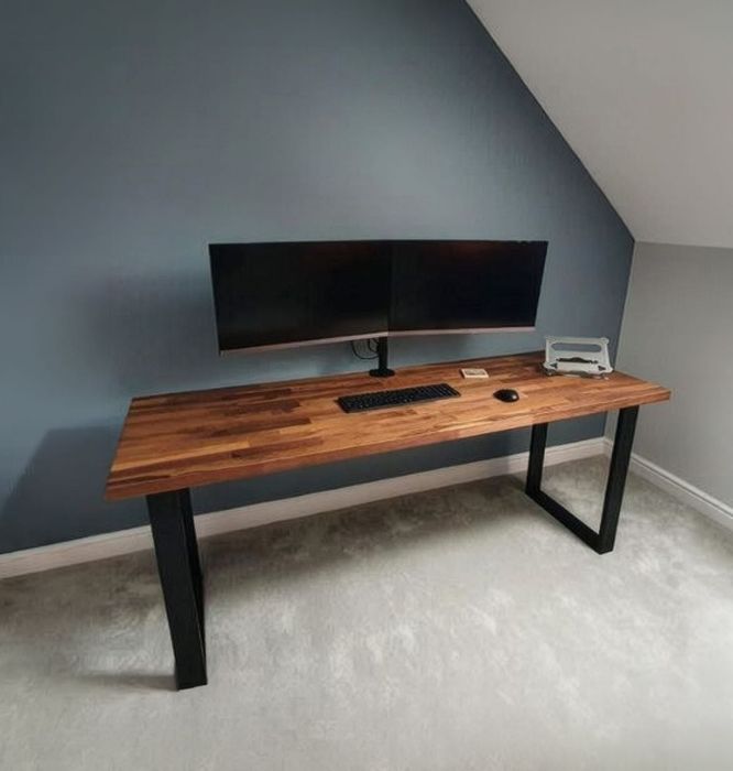 Secretária / Mesa de Escritório - Tampo em Nogueira (IKEA Karlby) + Pés em Aço