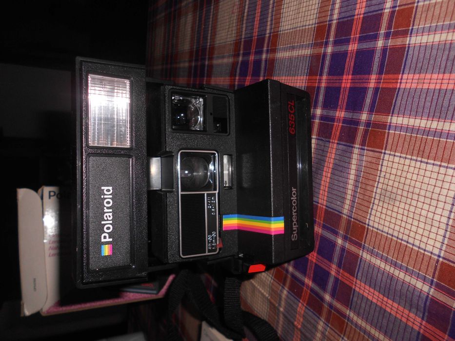 Maquina Polaroid Supercolor 635CL como nova com caixa e manuais