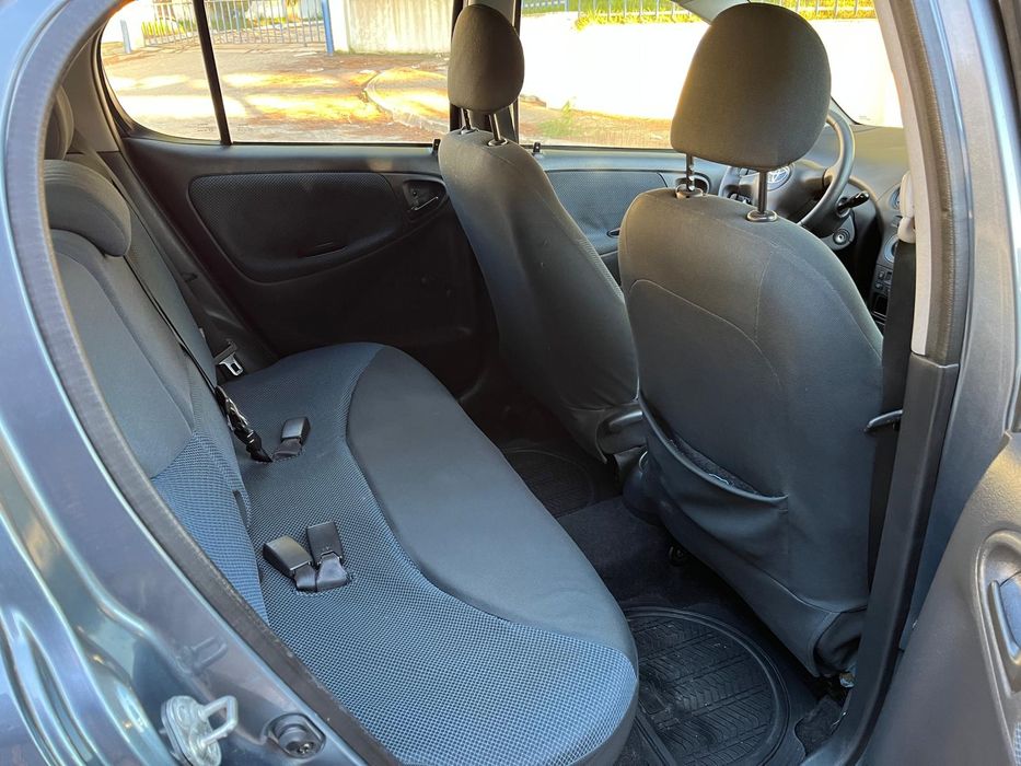 Vendo toyota yaris 1.4 D4-D