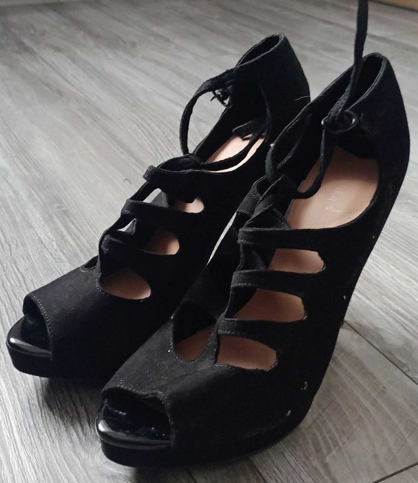 Sandały high heel czarne z paskami 41 minimal chic Bershka