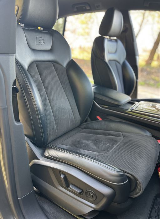 Продам Audi Q8  2018
