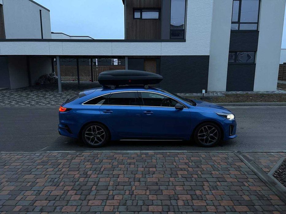 Kia ProCeed офіційне авто.