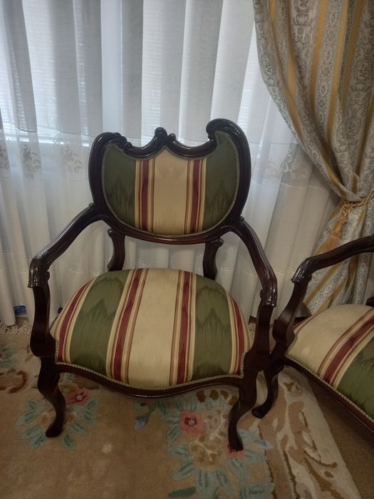 Terno de cadeiroes como novo