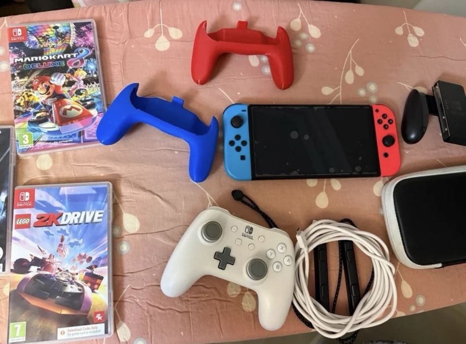 Nintendo Switch Oled + 3 Jogos + Comando extra