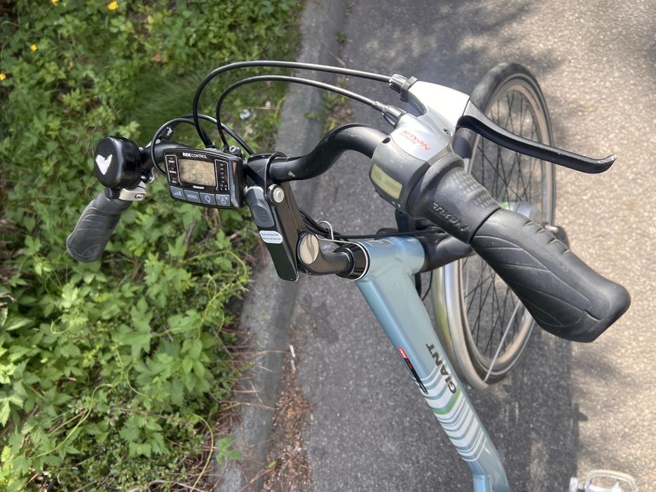Ładny rower elektryczny GIANT TWIST na dwie baterie /A