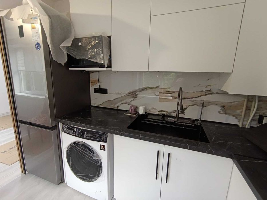 ПРОДАЖ 2-кімн. у центрі міста (А)