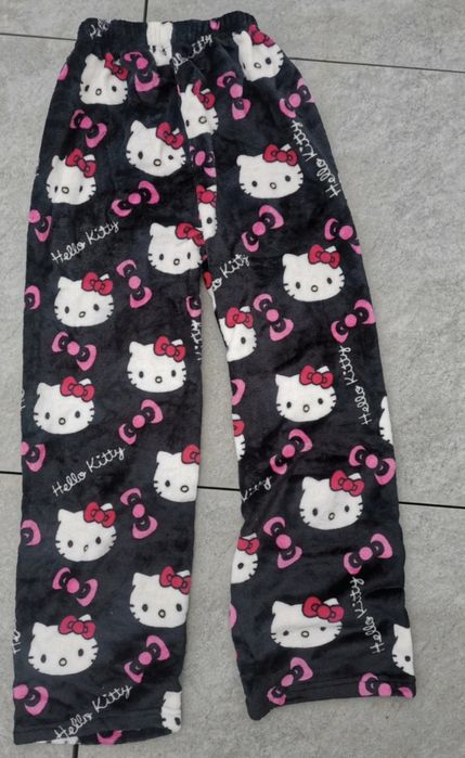 Spodnie Hello kitty czarne puszyste