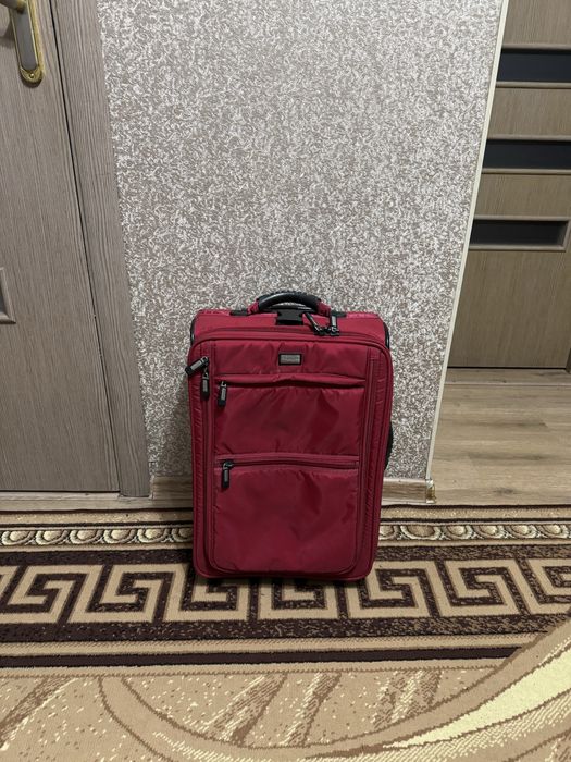 Валіза фірмова як нова