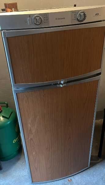 Lodowka Kamper duzo GAZ, 230V, 12V