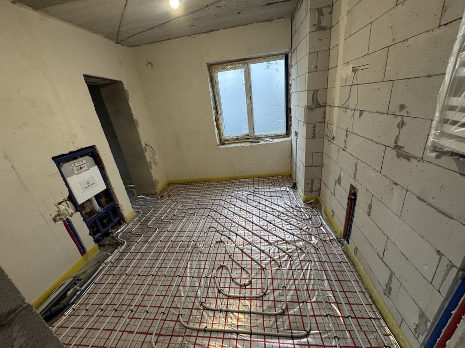 Продам двохповерховий будинок