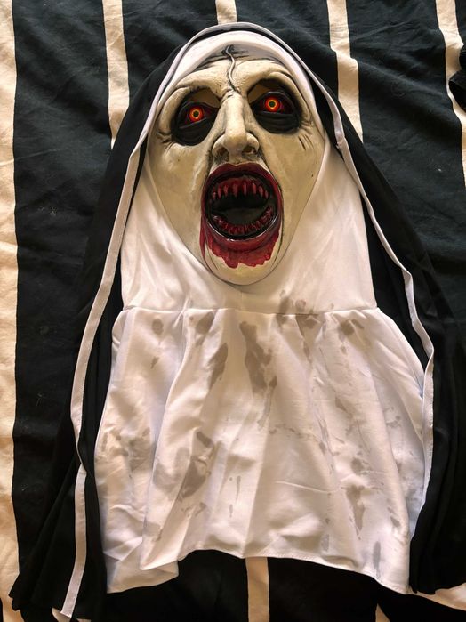Máscara freira/nun nova