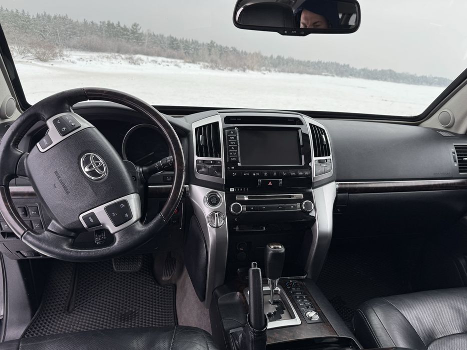 Броньований В6 Land Cruiser 200 2013року Toyota