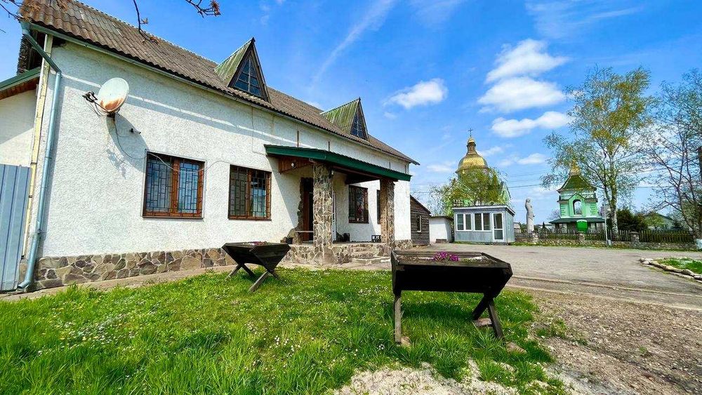 Житловий Будинок з діючим Магазином.