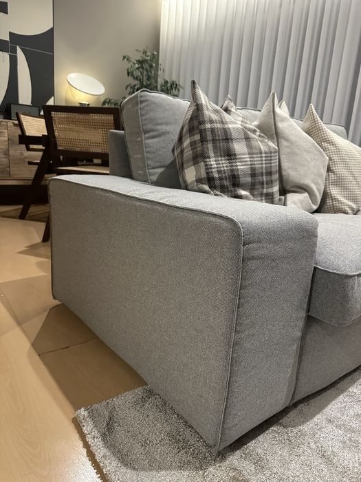 Sofa Kivik de 2 lugares como novo