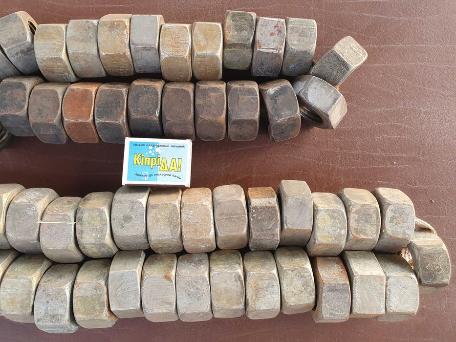 Гайка шестигранная М30 и М36.