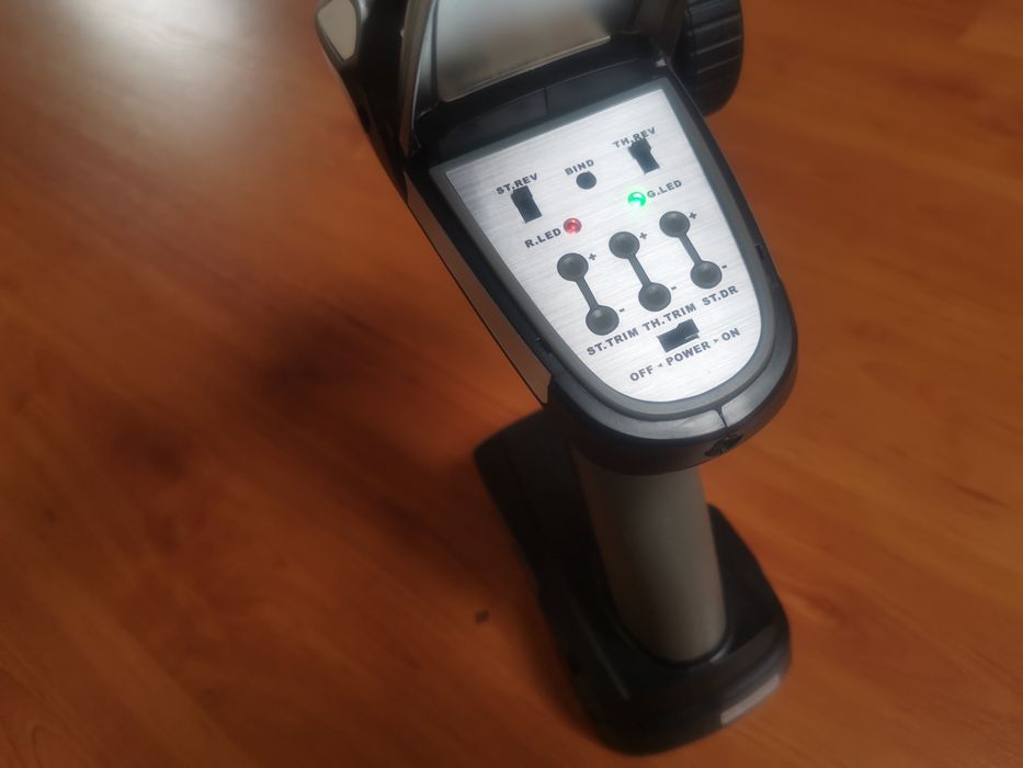 Emissor rádio comando Flysky FS-GT2G 2.4Ghz dual rate receptor 3 canal