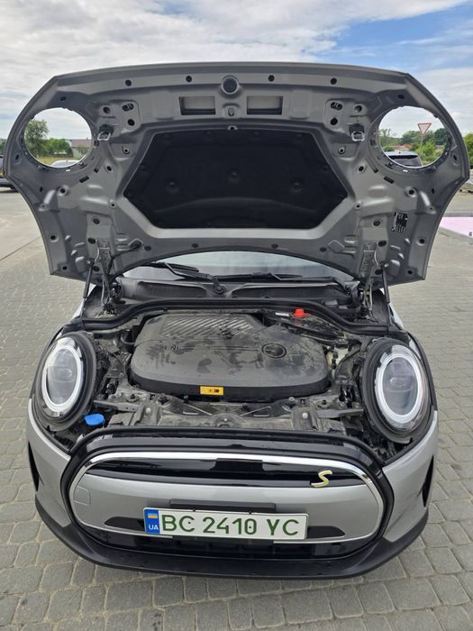 Mini Cooper SE 2023 електро