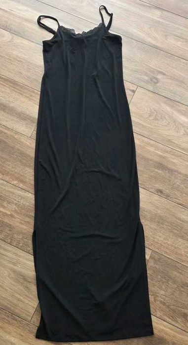 Czarna sukienka maxi na ramiączkach dress