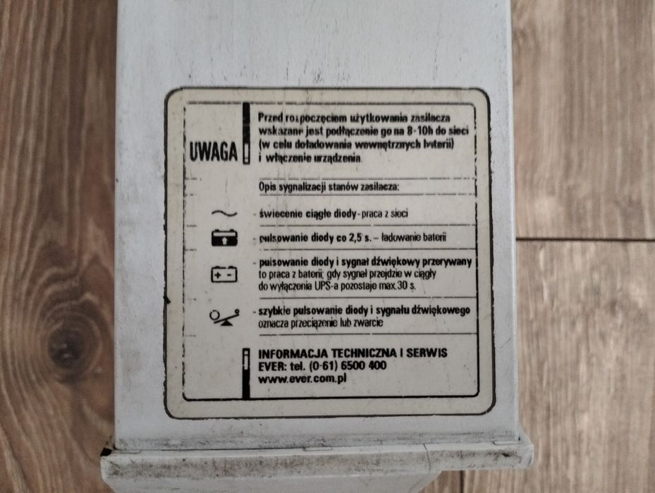 Zasilacz awaryjny UPS Ever CDS 700