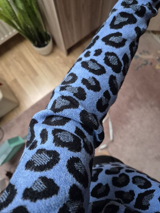 Sweter damski/półgolf Tahari rozm.M