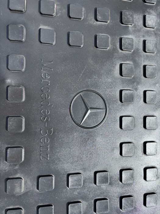 Mata guma bagaznika Mercedes GLC X253