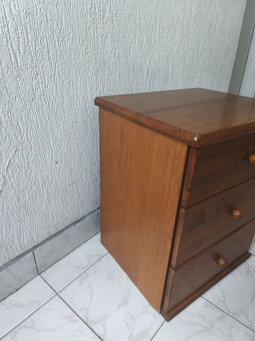 Mesa de Cabeceira em Madeira