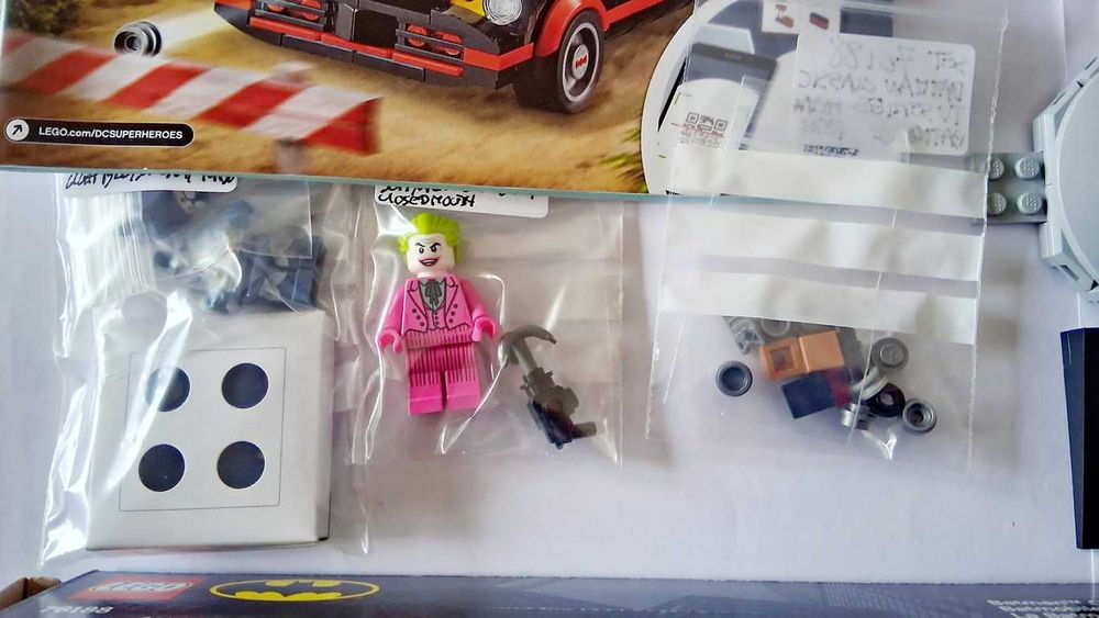 Lego DC 76188 Batman Classic TV Series Batmobile peças novas montado