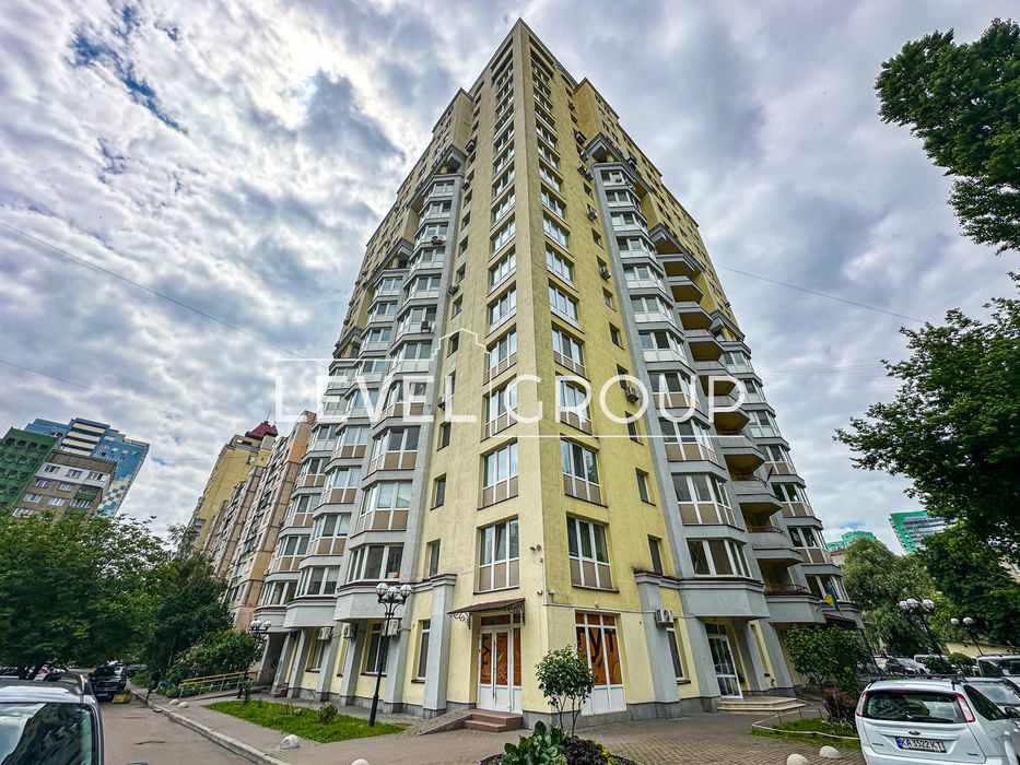 Продається видова квартира за адресою: вул. Макіївська, 10Б