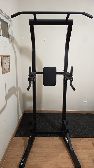 Cadeira romana de musculação  e saco de boxe 
Os dois tapetes vão junto com a máquina 


Levantar pr