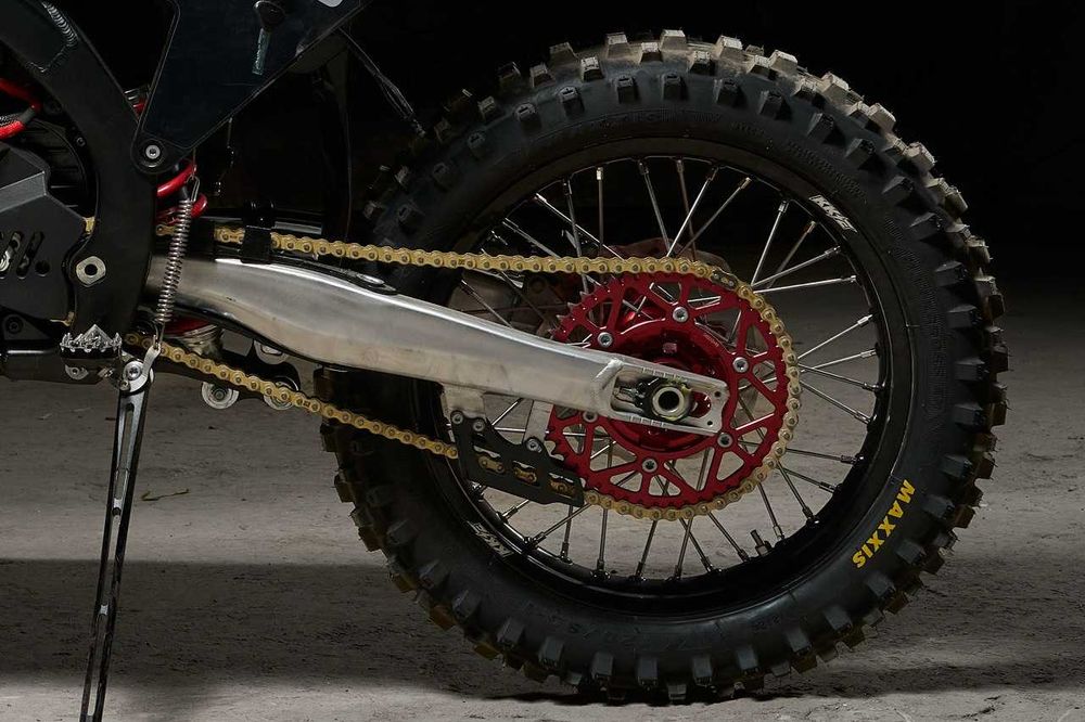 Электромотоциклы Arctic Leopard EXE 880