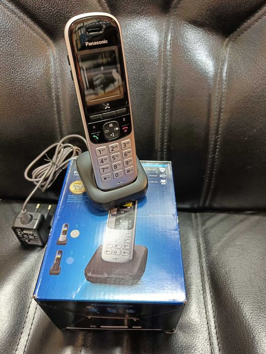 Panasonic KX-TGH710 Telefon bezprzewodowy + ładowarka BRAK BAZY