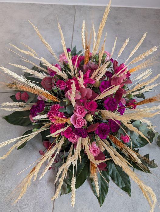 Stroik na cmentarz świąteczny na grób przykładowy