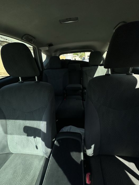 Сдам  в аренду авто TOYOTA PRIUS V гибрид 2013 долгосрочно под такси