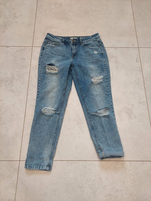 Jeansy boyfriend z dziurami Ripped jeans Reserved Przasnysz •