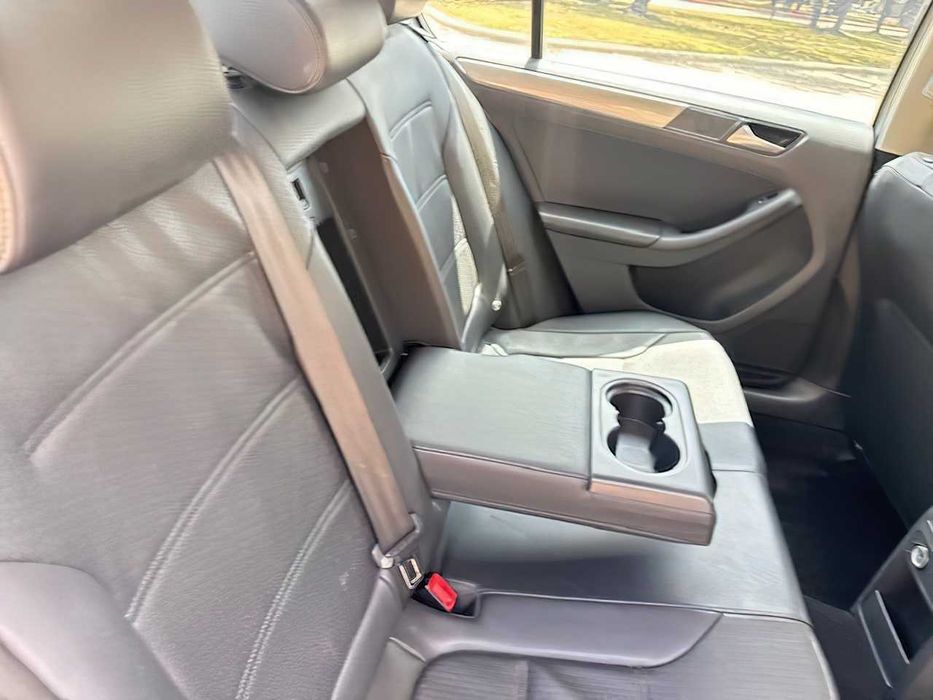 Volkswagen Jetta      2015