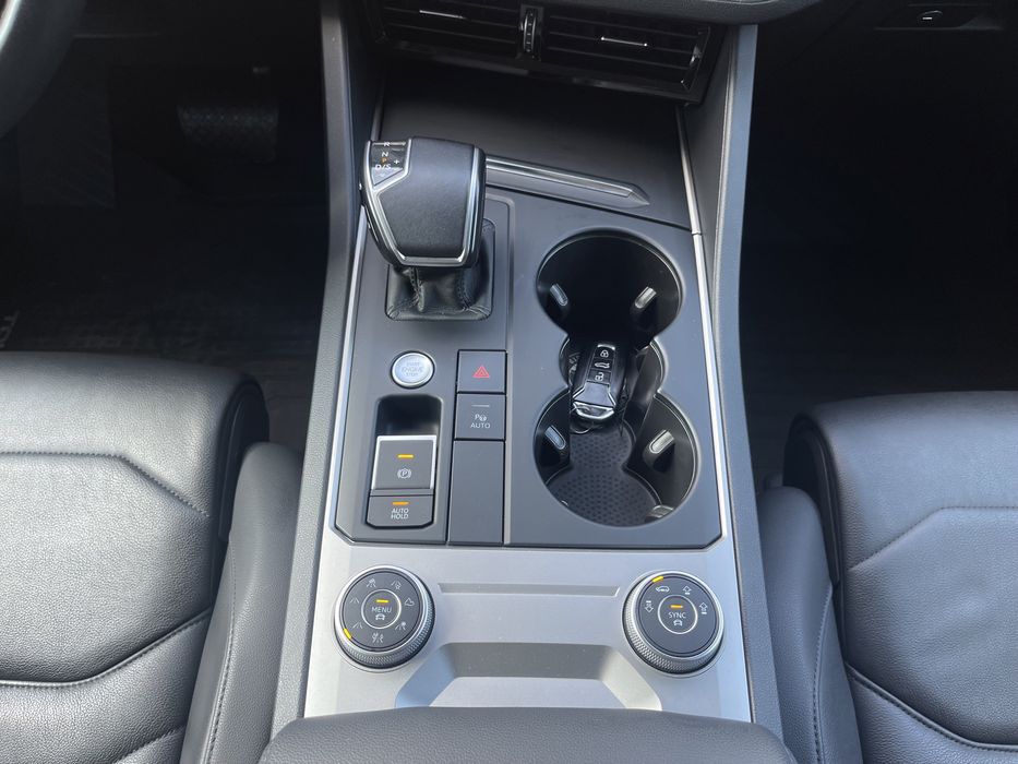 Продам VW Touareg 2021