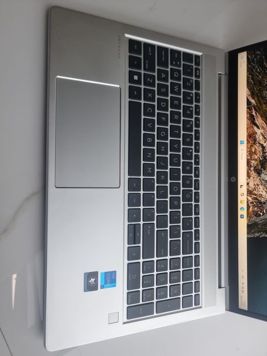 HP ProBook 450 G8 / Core i7-1165G7  / 8gb / 256gb