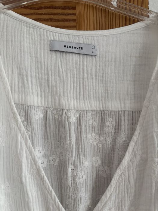 Kopertowa sukienka midi z muślinu r.L