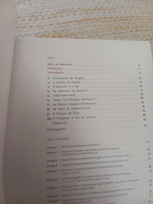 Livro álbum sobre uma viagem a Angola