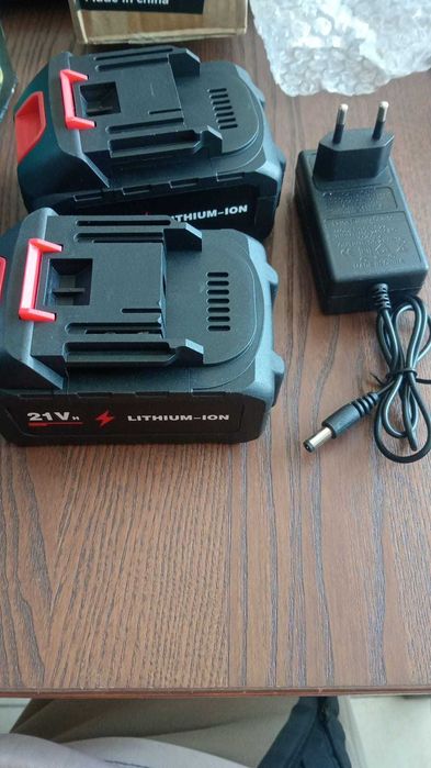 Aspirador de Mão BL 18-20V - NOVO Completo + EXTRA 2 Baterias 21V