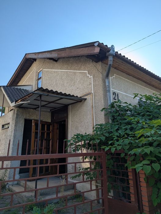 Продам будинок у Івано-Франківську центр міста